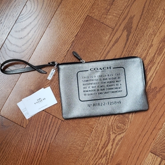 𝅺coach wristlet. Authentic. NWT - Picture 1 of 11